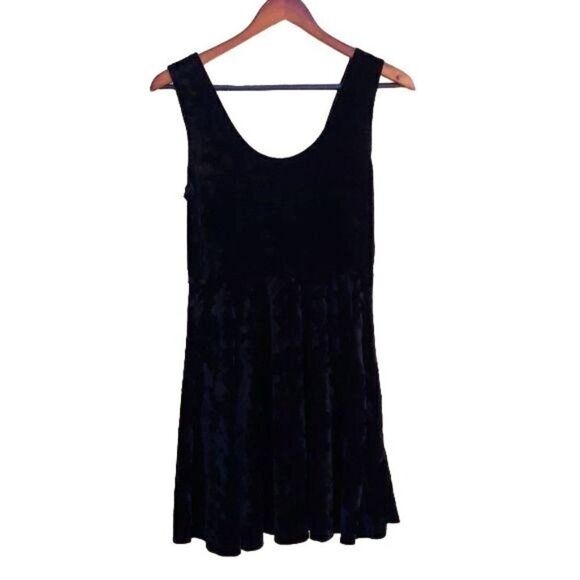 Forever 21 Dress Velour Skater Stretch Mini Fit Flare Witch Core Gothic Black M - Picture 1 of 8